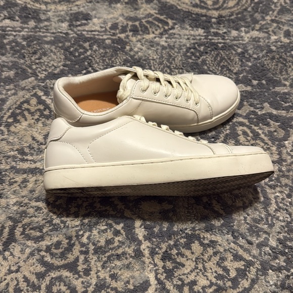 Banana Republic White Lace Up Sneakers Size 7.5 - Picture 4 of 12